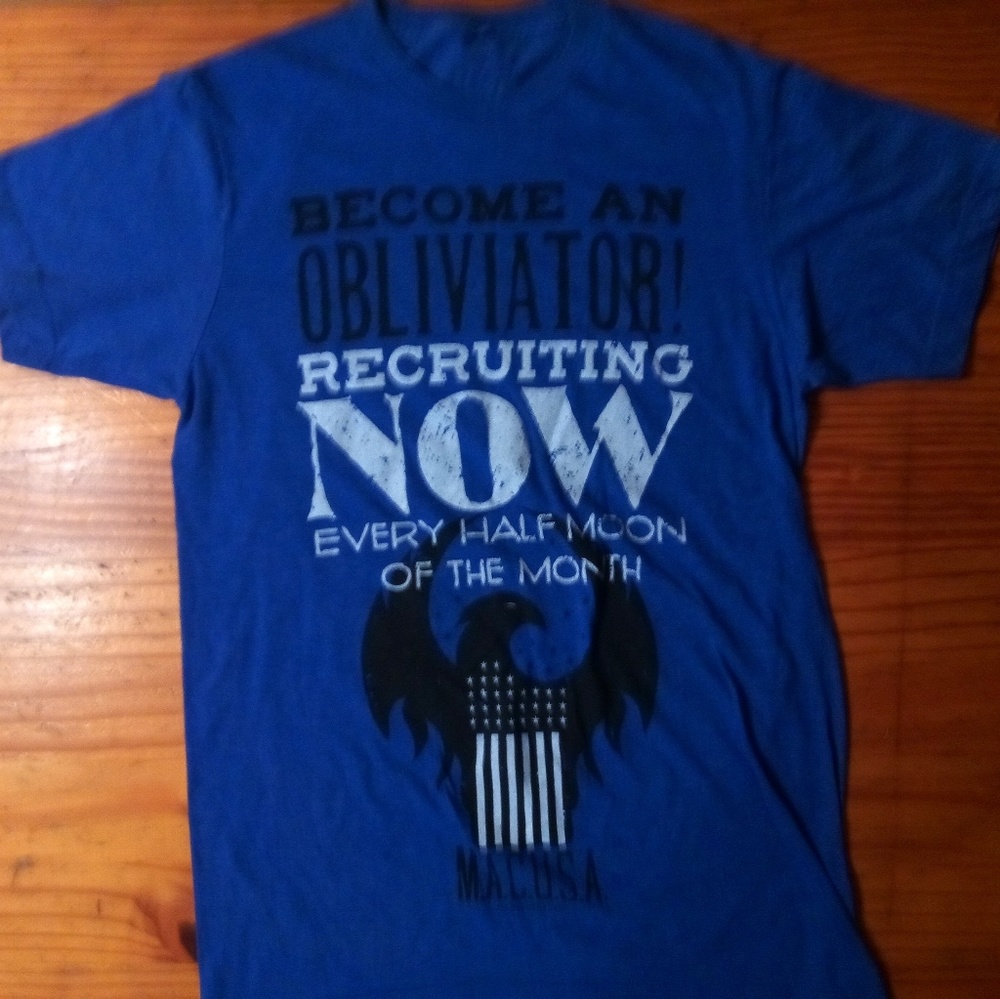 T-Shirt - Picture 4 of 6